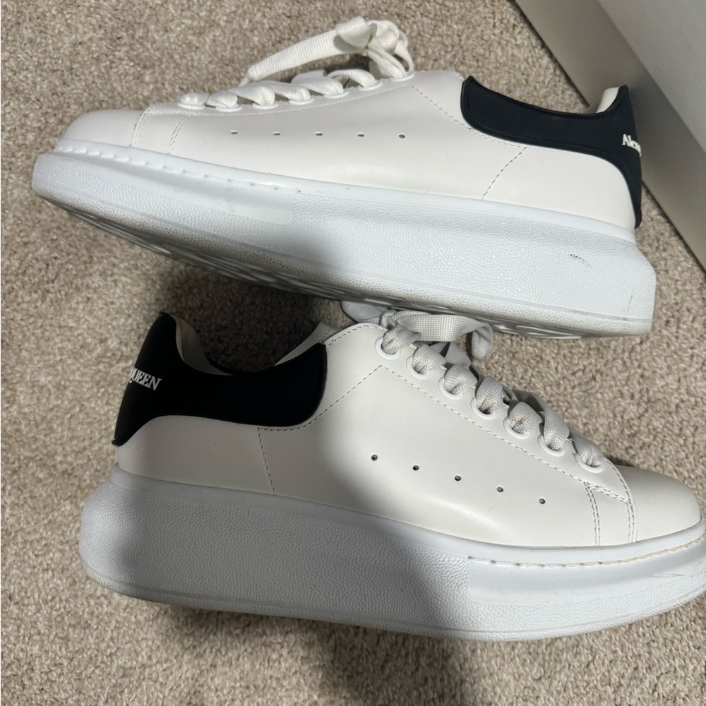 Alexander McQueen classic Womens sneaker
